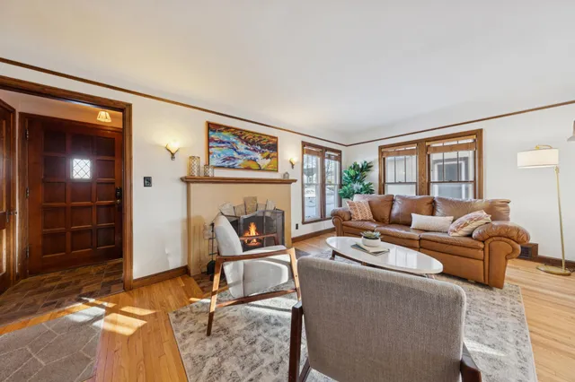 $510,000 | 1306 Eleanor Avenue, St. Paul, MN 55116