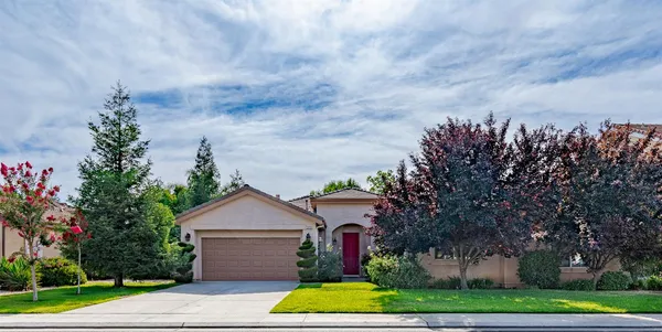 $594,500 | 2222 Carson Avenue, Clovis, CA 93611