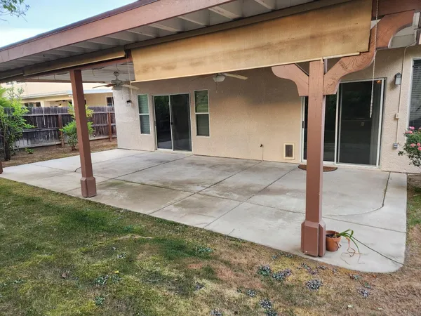 $594,500 | 2222 Carson Avenue, Clovis, CA 93611
