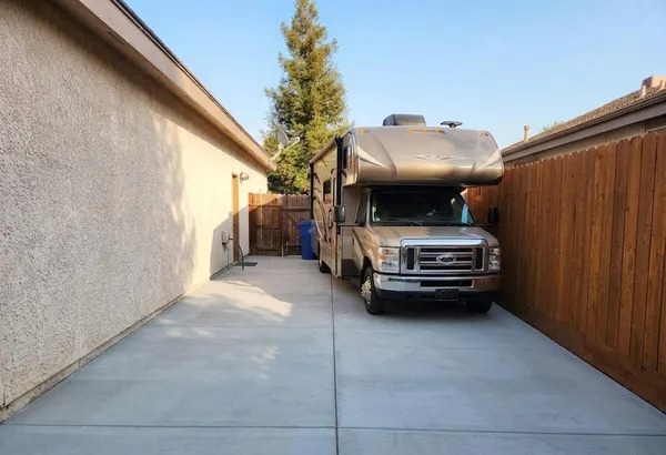 $594,500 | 2222 Carson Avenue, Clovis, CA 93611