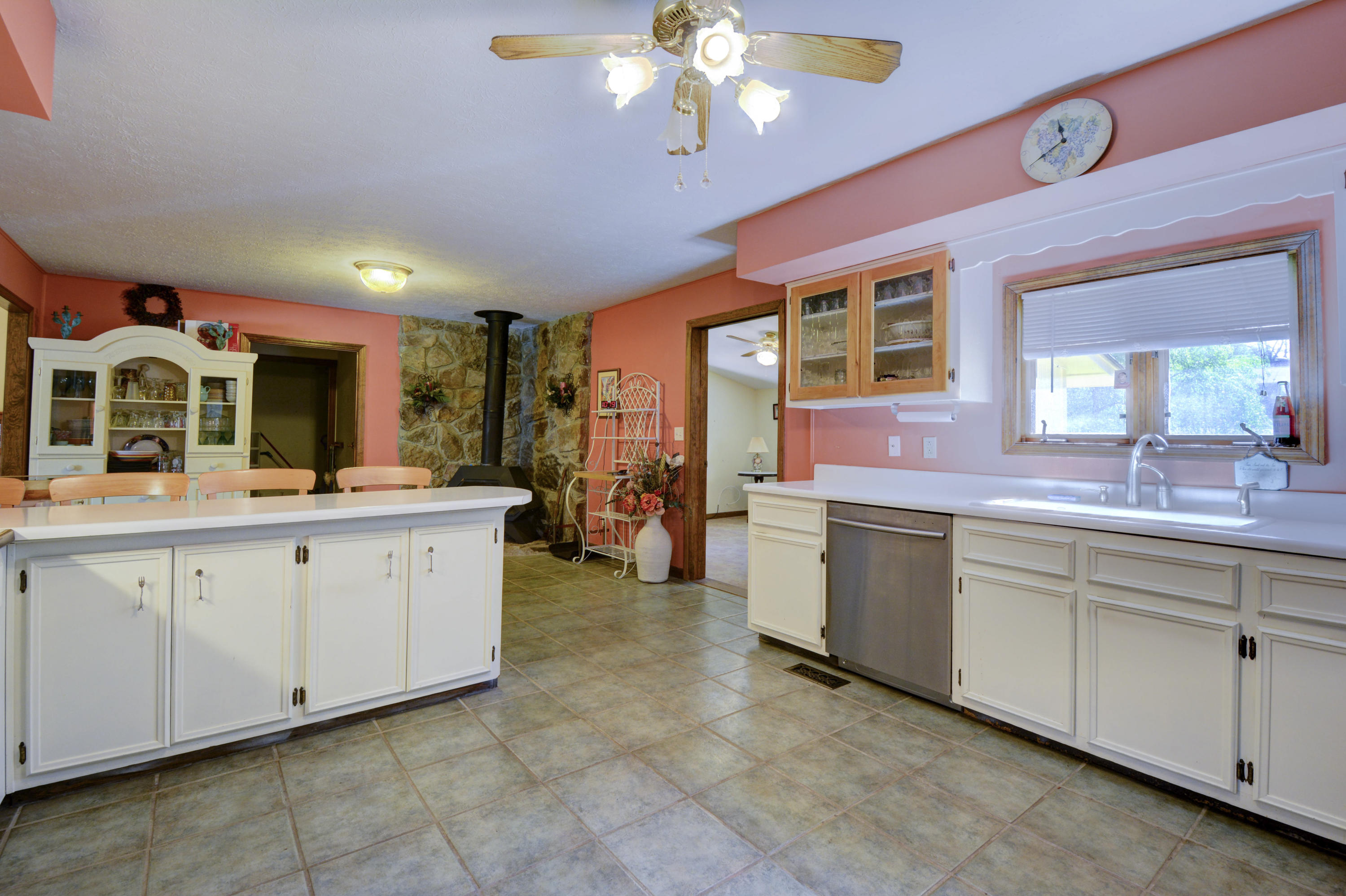 107 Connors Drive Oak Ridge, TN 37830 - Photo 5 of 29 Lois--8