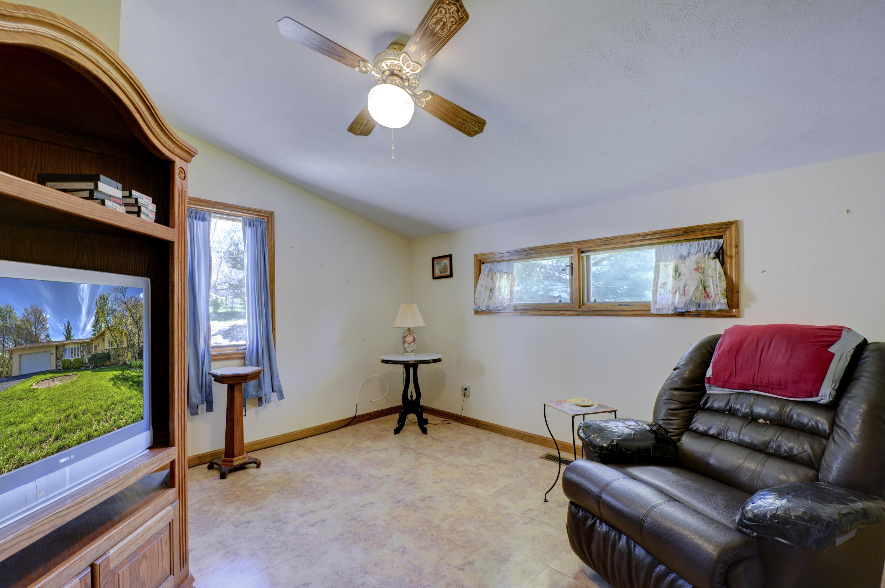 107 Connors Drive Oak Ridge, TN 37830 - Photo 9 of 29 Lois--11
