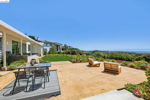 $4,125,000 | 14001 Skyline Boulevard, Oakland, CA 94619