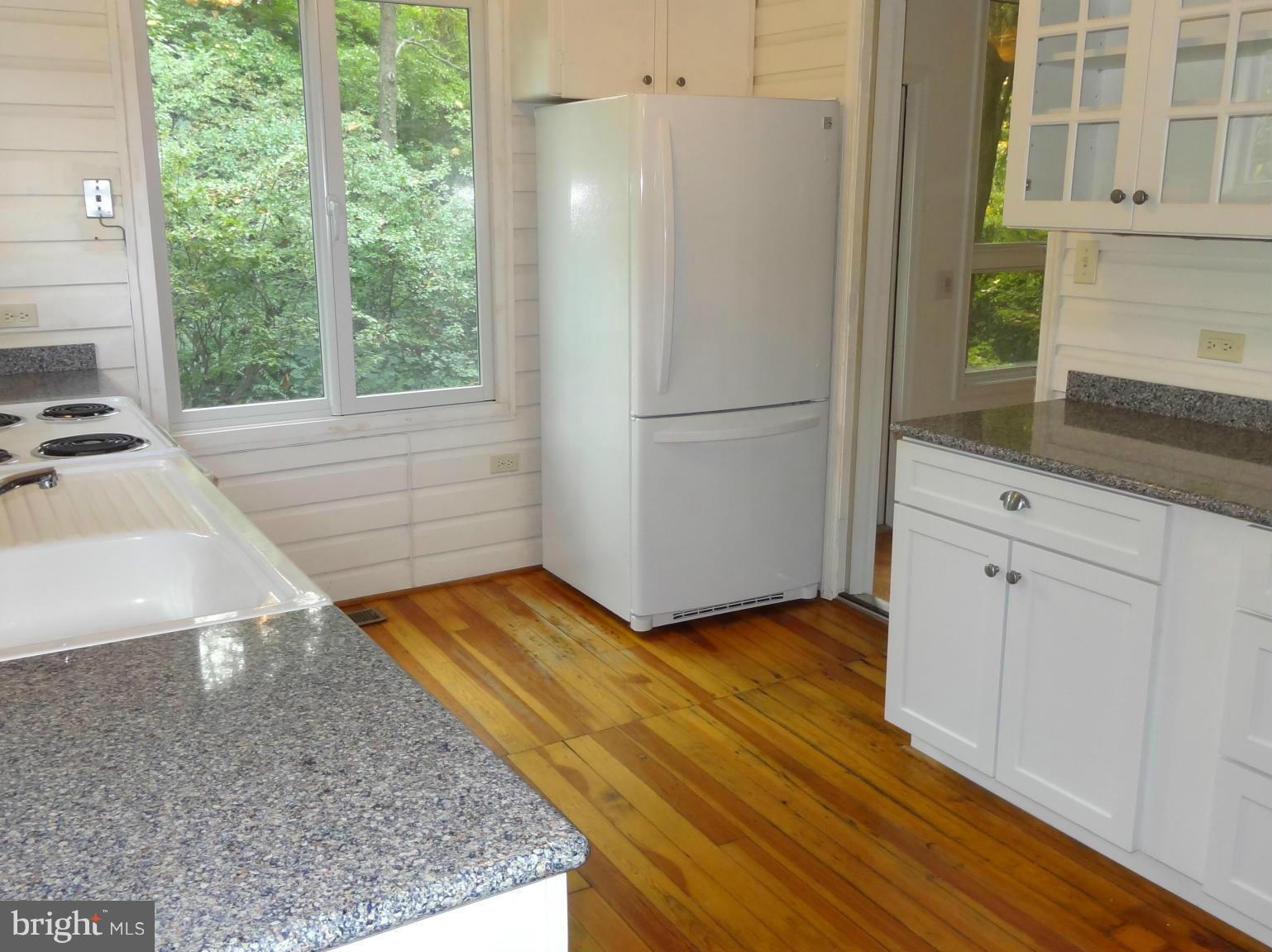 125 Friar Tuck Road Annapolis, MD 21405 - Photo 4 of 29 Kitchen