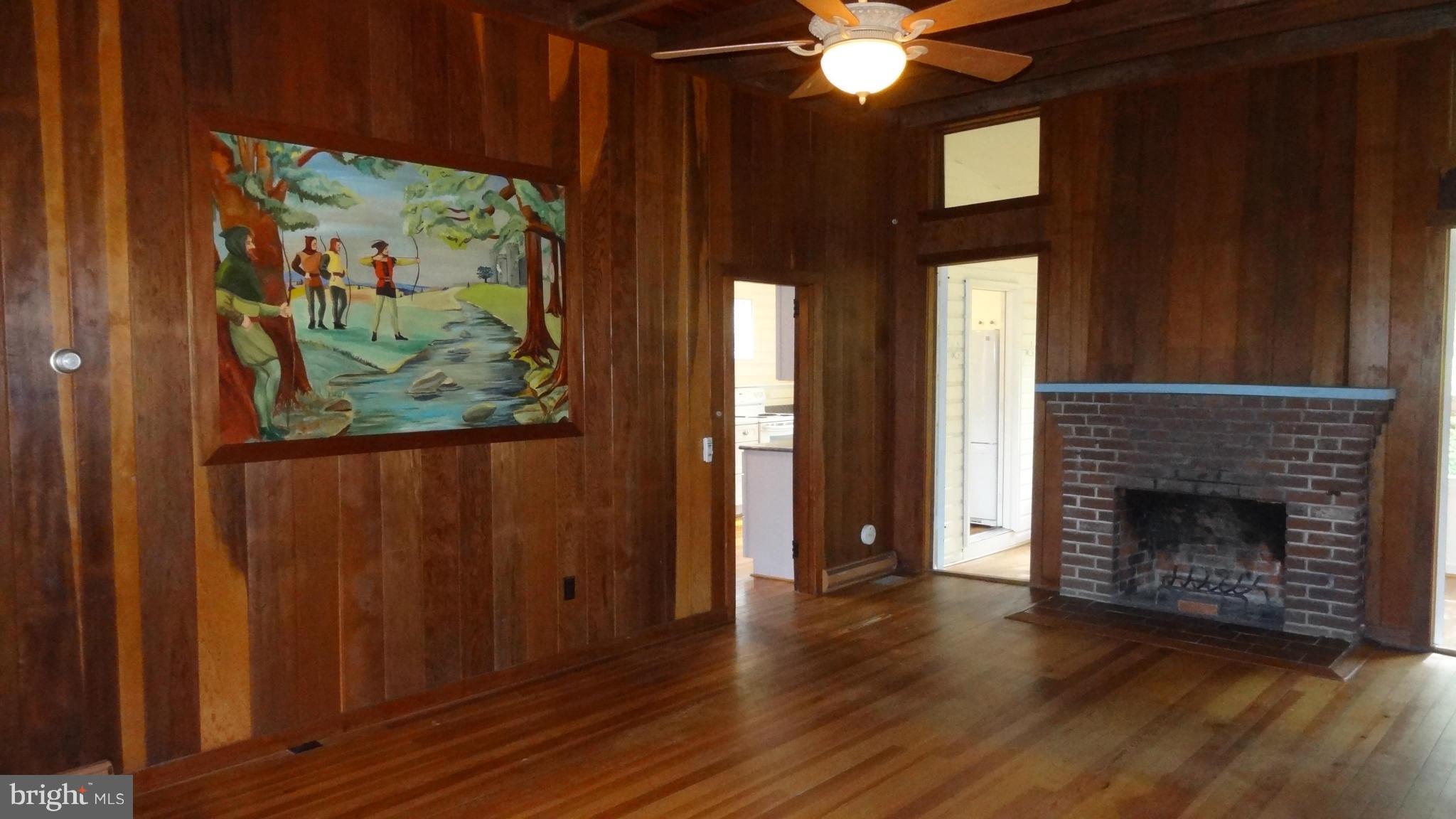 125 Friar Tuck Road Annapolis, MD 21405 - Photo 8 of 29 Family Room