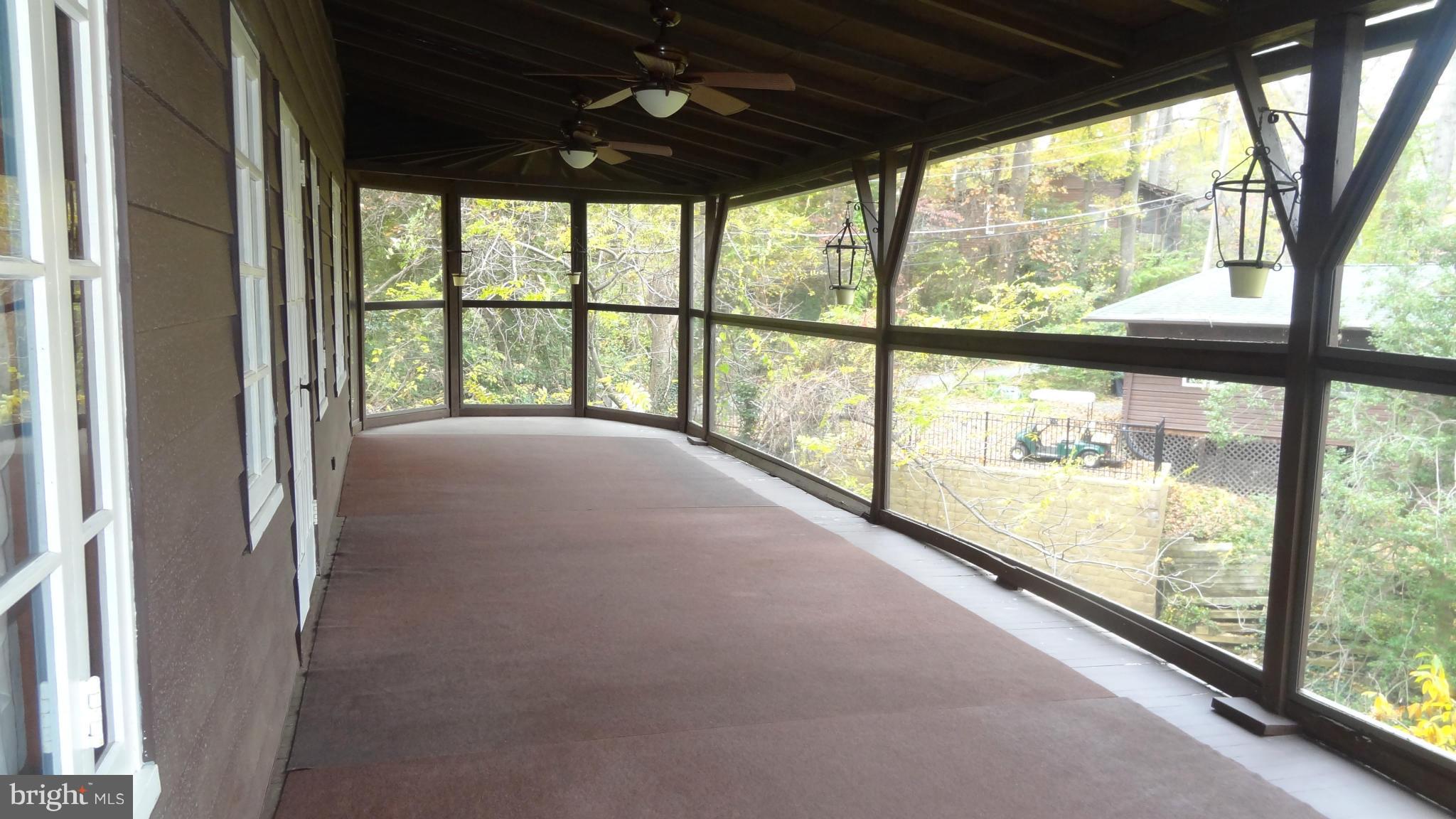 125 Friar Tuck Road Annapolis, MD 21405 - Photo 10 of 29 Screened Porch