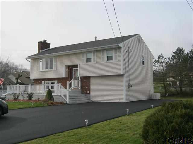 46 Swatling Road Colonie, NY 12110 - Photo 5 of 15 Photo 5