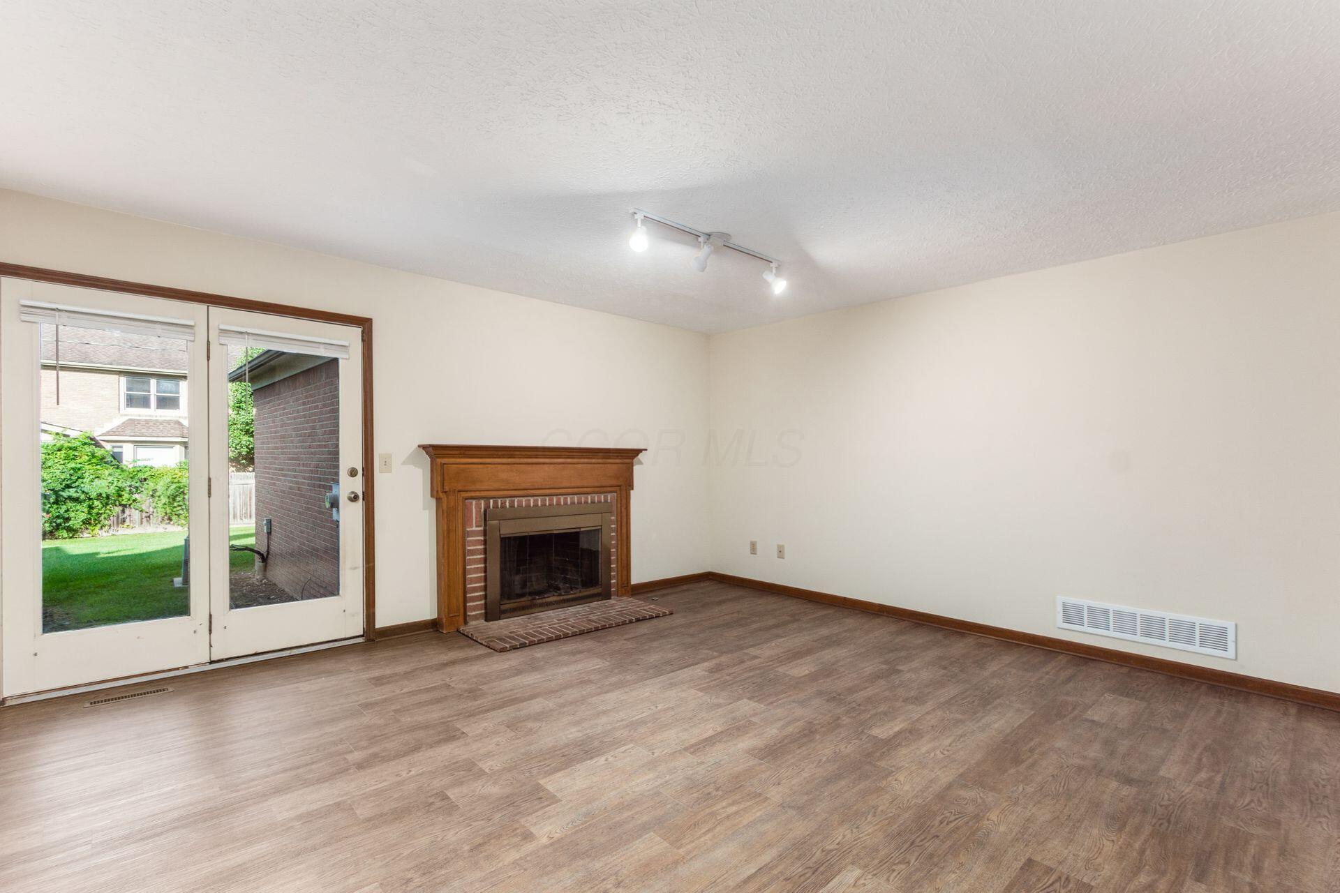 4847 Dierker Road Columbus, OH 43220 - Photo 4 of 30 Family Room