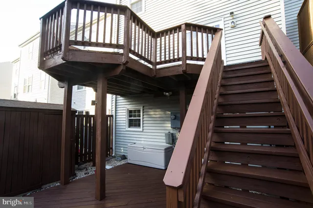 a view of entryway with a front door