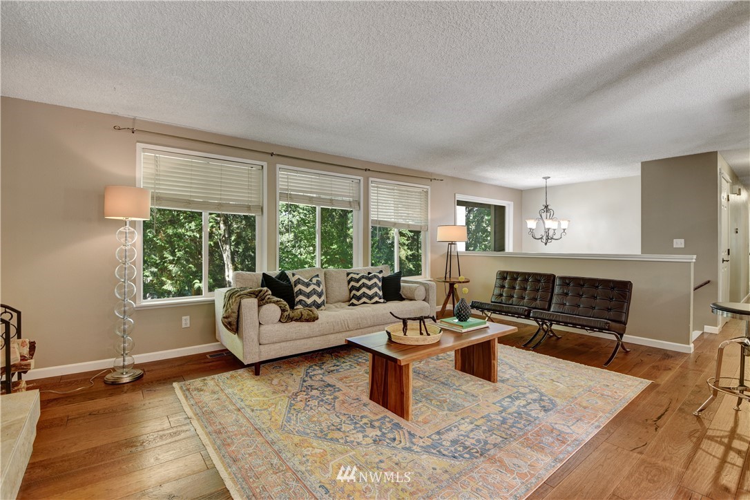 9612 125th Place Southeast Renton, WA 98056 - Photo 4 of 22 Gallery Image 4