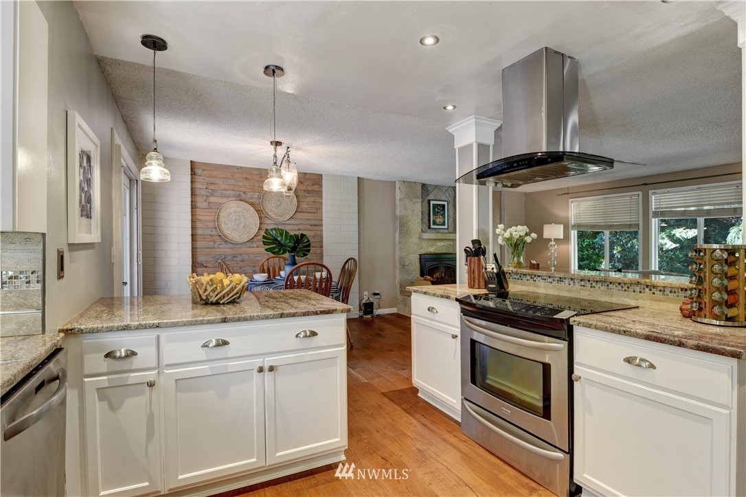9612 125th Place Southeast Renton, WA 98056 - Photo 7 of 22 Gallery Image 7