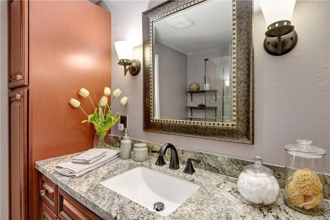 9612 125th Place Southeast Renton, WA 98056 - Photo 10 of 22 Gallery Image 10
