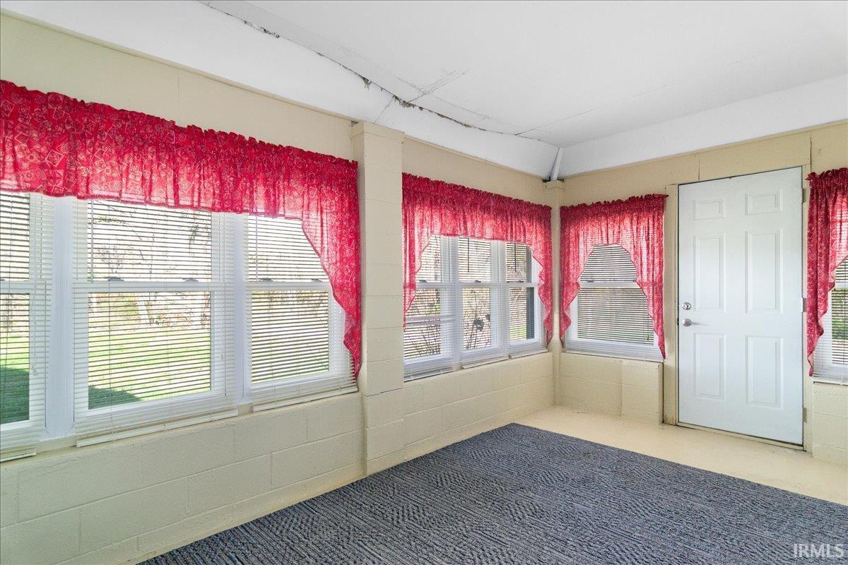 6728 North State Road Hazleton, IN 47640 - Photo 15 of 33