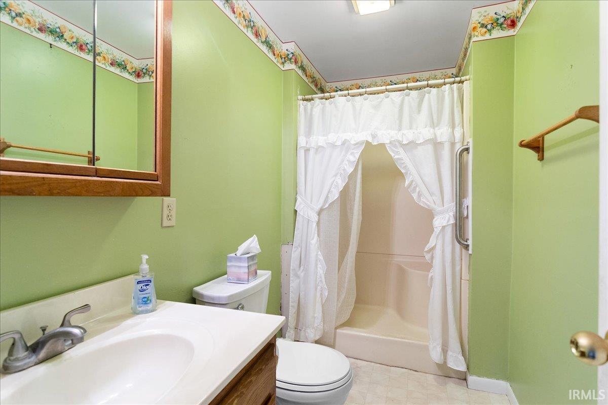 6728 North State Road Hazleton, IN 47640 - Photo 20 of 33