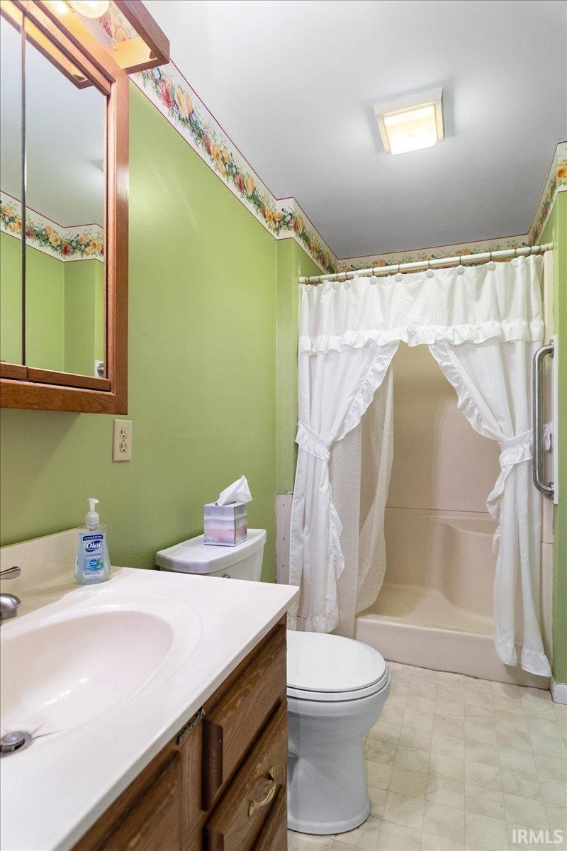 6728 North State Road Hazleton, IN 47640 - Photo 21 of 33