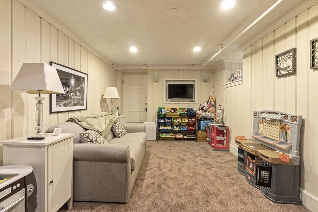 18 Crehore Road Boston, MA 02467 - Photo 11 of 21
