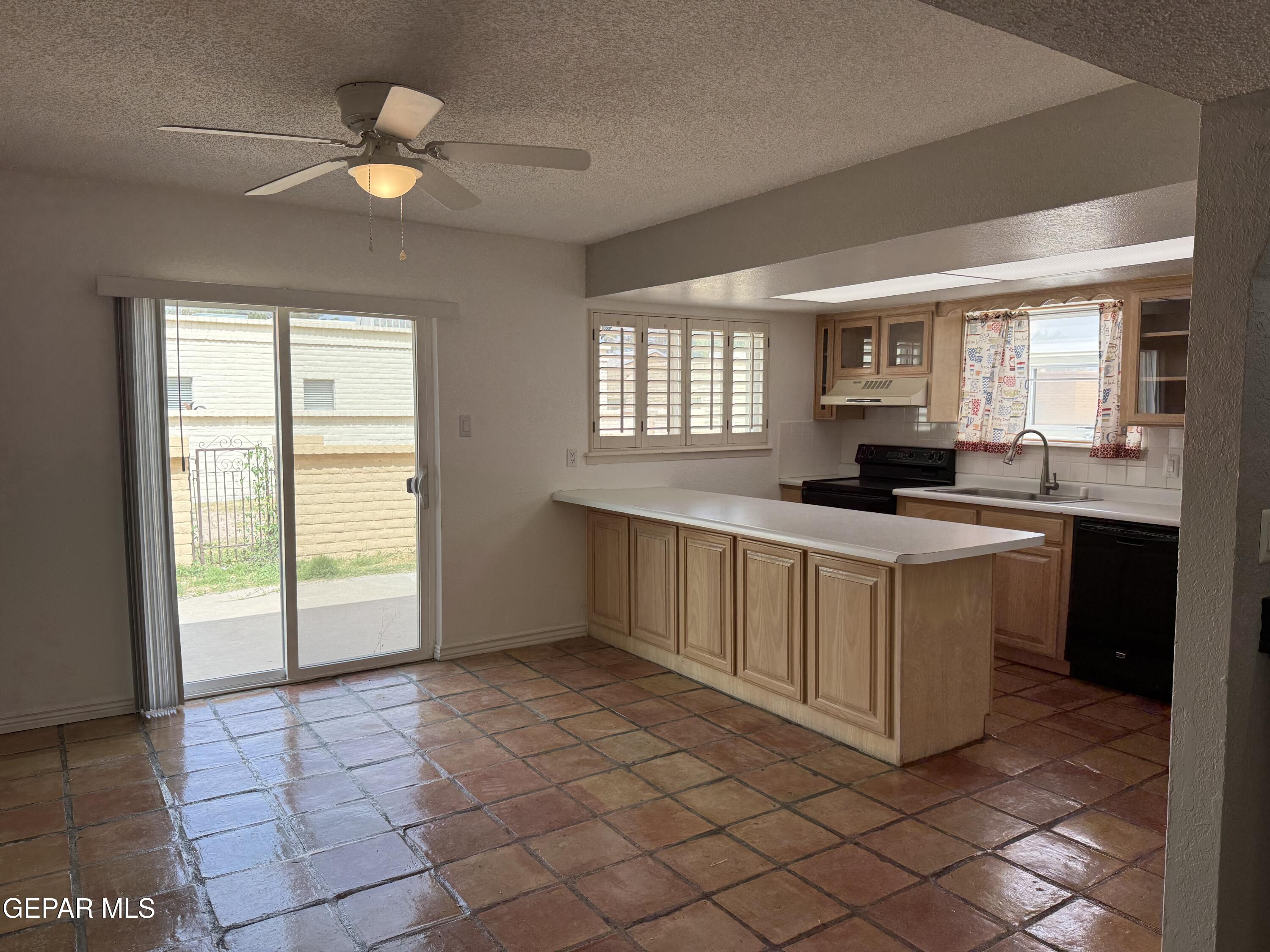108 North Trevino Road Santa Teresa, NM 88008 - Photo 5 of 26 Dining Area