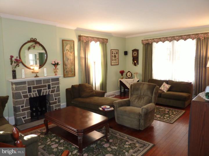 270 Mather Road Jenkintown, PA 19046 - Photo 6 of 20 Living Room