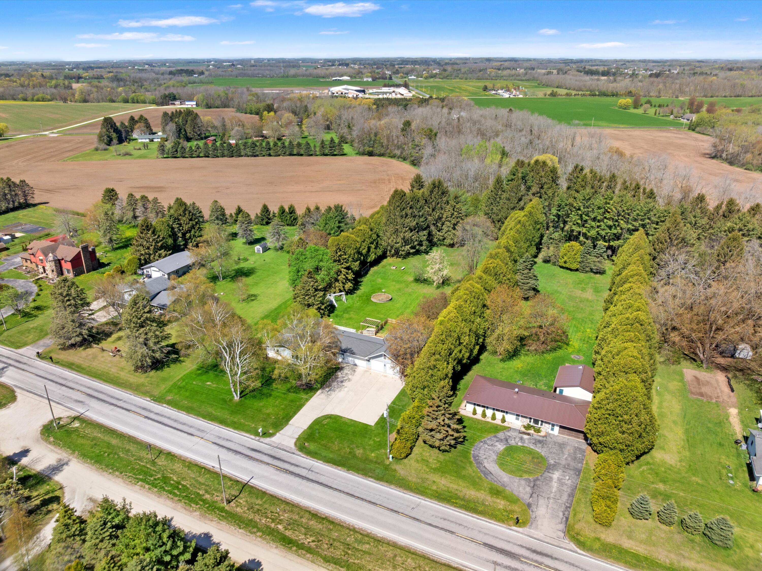 5204 South 10th Street Manitowoc, WI 54220 - Photo 43 of 54 11-011_DJI_20260516104413_0331_D