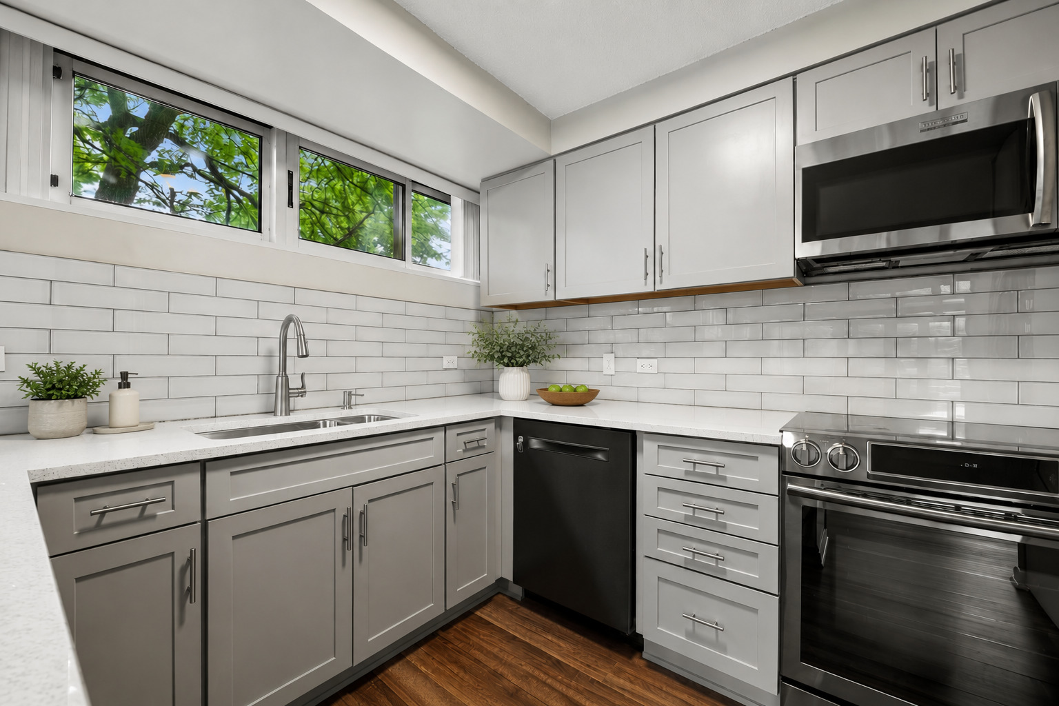 2555 Gross Point Road, Unit 205 Evanston, IL 60201 - Photo 4 of 22