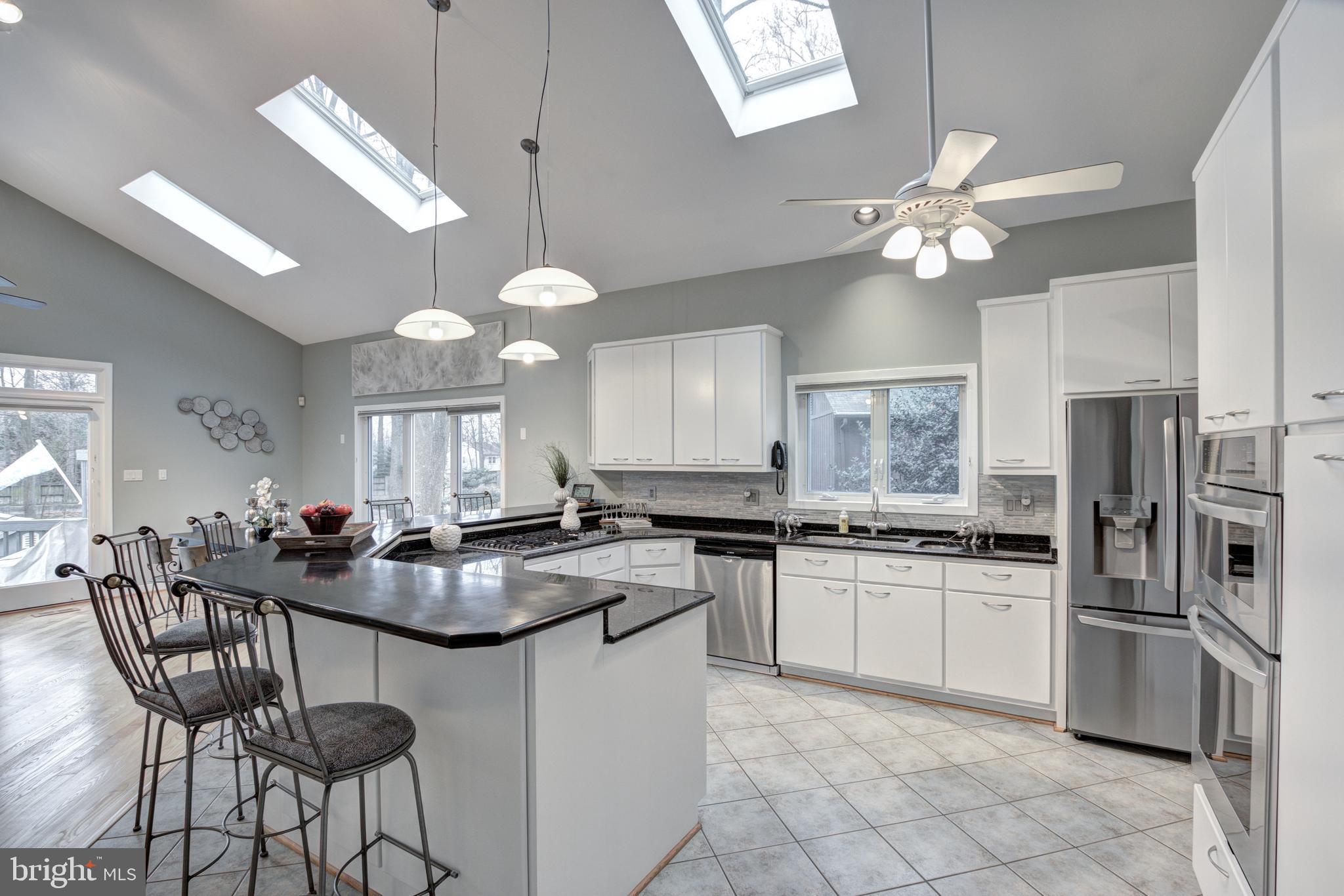 9309 Raintree Road Burke, VA 22015 - Photo 4 of 88 Gallery Image 4