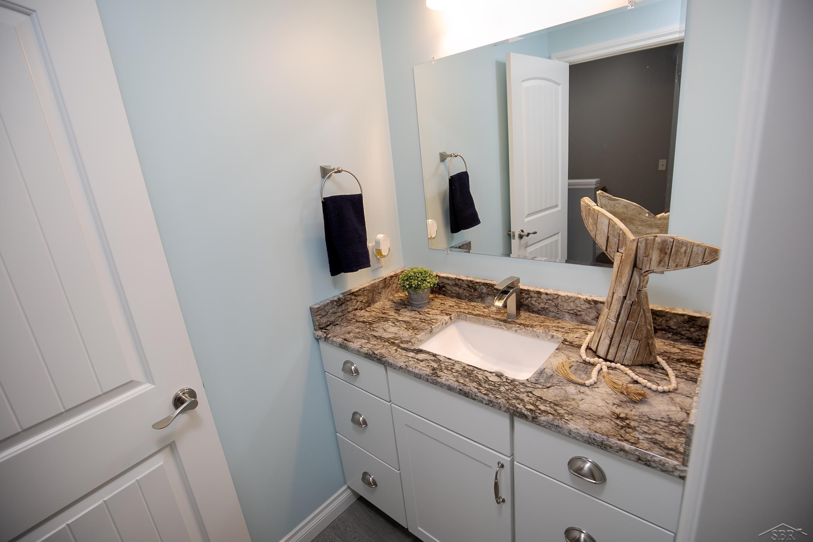7890 Mielke Road Freeland, MI 48623 - Photo 30 of 48 Full Bath upstiars