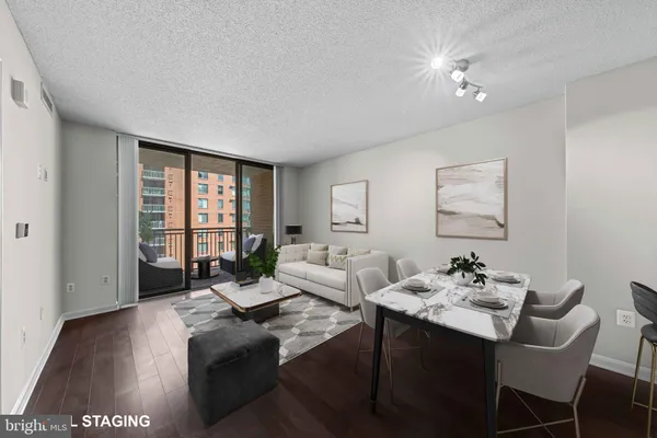 $1,988 | 11710 Old Georgetown Road, Unit 820, North Bethesda, MD 20852