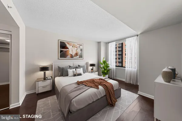 $1,988 | 11710 Old Georgetown Road, Unit 820, North Bethesda, MD 20852