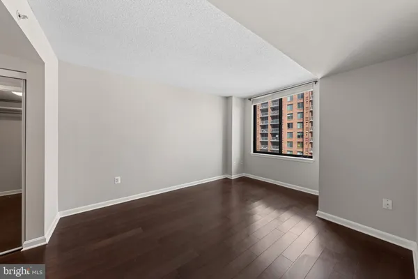 $1,988 | 11710 Old Georgetown Road, Unit 820, North Bethesda, MD 20852