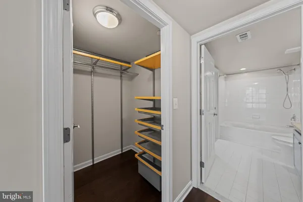 $1,988 | 11710 Old Georgetown Road, Unit 820, North Bethesda, MD 20852