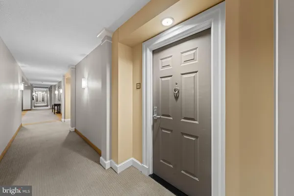 $1,988 | 11710 Old Georgetown Road, Unit 820, North Bethesda, MD 20852