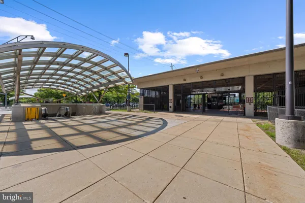 $1,988 | 11710 Old Georgetown Road, Unit 820, North Bethesda, MD 20852