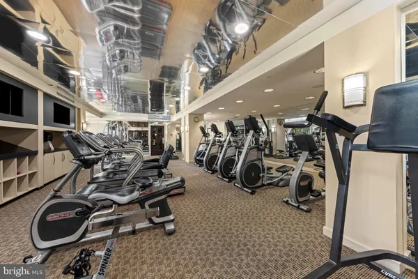 $1,988 | 11710 Old Georgetown Road, Unit 820, North Bethesda, MD 20852