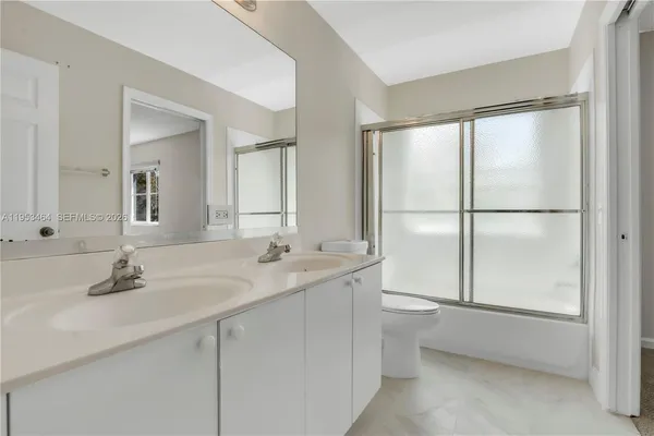 $5,250 | 1042 Bluewood Terrace, Unit 1042, Weston, FL 33327