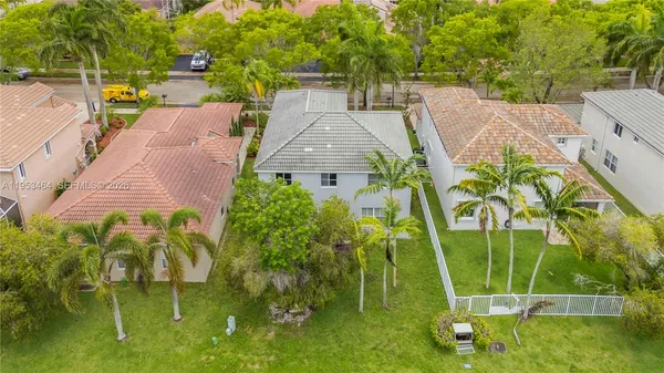 $5,250 | 1042 Bluewood Terrace, Unit 1042, Weston, FL 33327