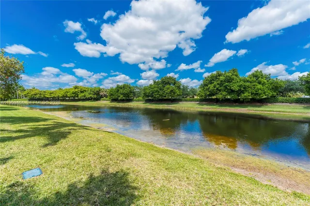 $5,350 | 1042 Bluewood Terrace, Unit 1042, Fort Lauderdale, FL 33327