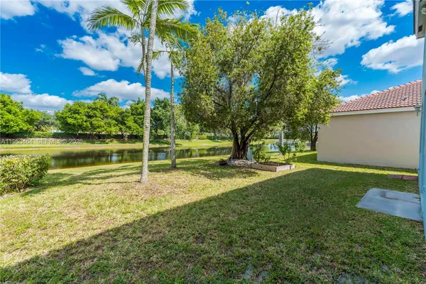 $5,250 | 1042 Bluewood Terrace, Unit 1042, Weston, FL 33327
