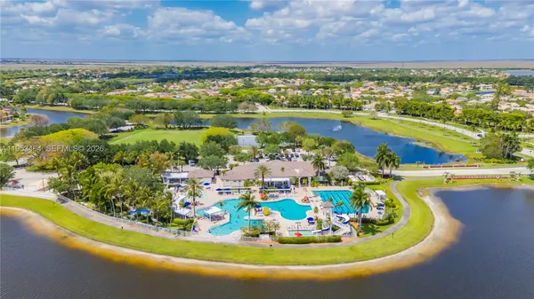 $5,250 | 1042 Bluewood Terrace, Unit 1042, Weston, FL 33327