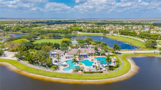 $5,350 | 1042 Bluewood Terrace, Unit 1042, Fort Lauderdale, FL 33327