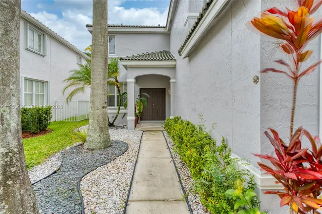 $5,350 | 1042 Bluewood Terrace, Unit 1042, Fort Lauderdale, FL 33327