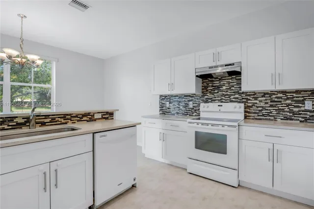 $5,350 | 1042 Bluewood Terrace, Unit 1042, Fort Lauderdale, FL 33327