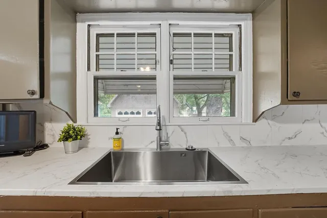 $159,000 | 2005 South Hedges Avenue, Independence, MO 64052