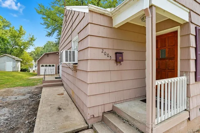 $159,000 | 2005 South Hedges Avenue, Independence, MO 64052