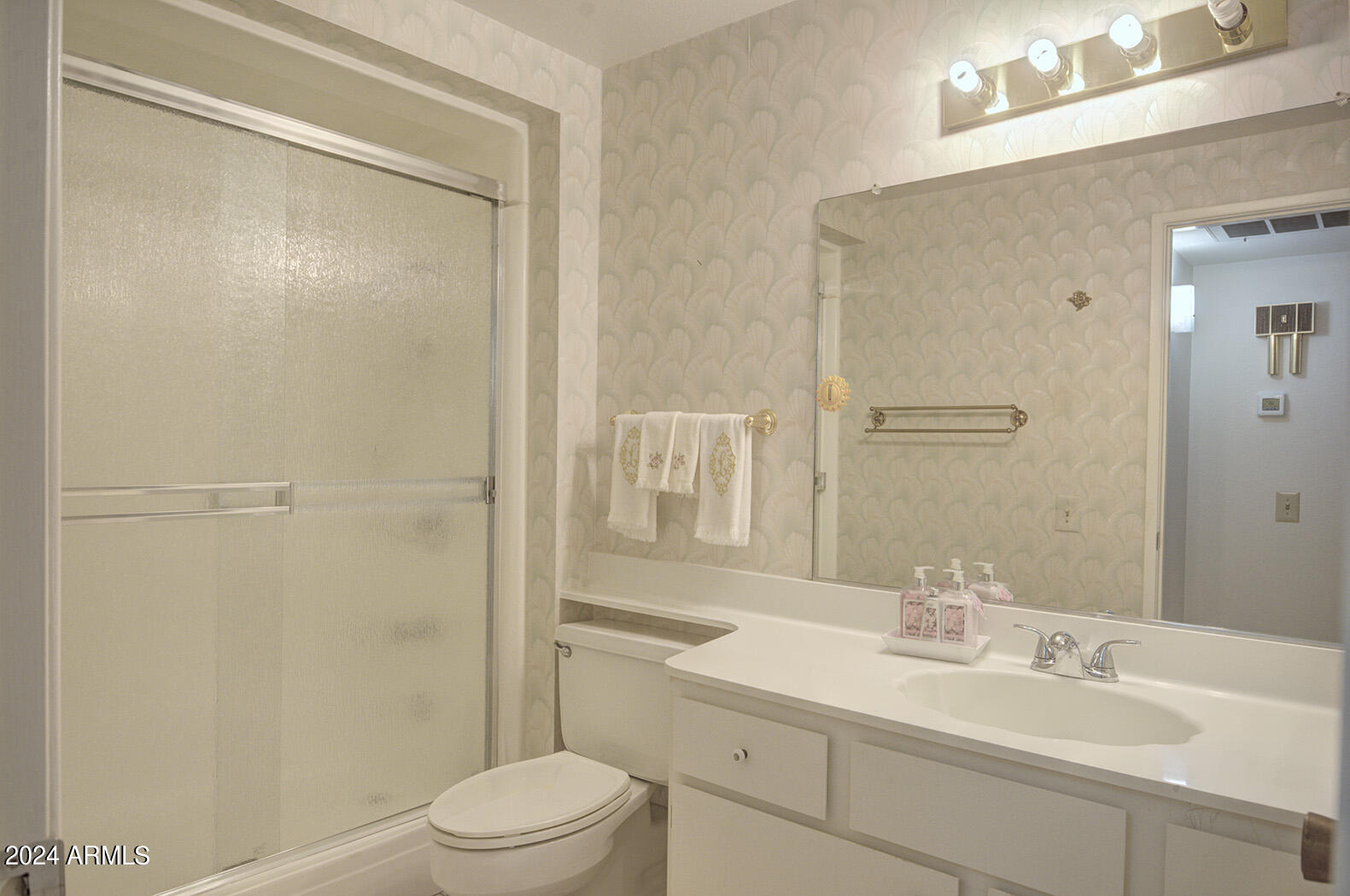 10050 West Royal Oak Road, Unit H Sun City, AZ 85351 - Photo 10 of 13 Bathroom 1