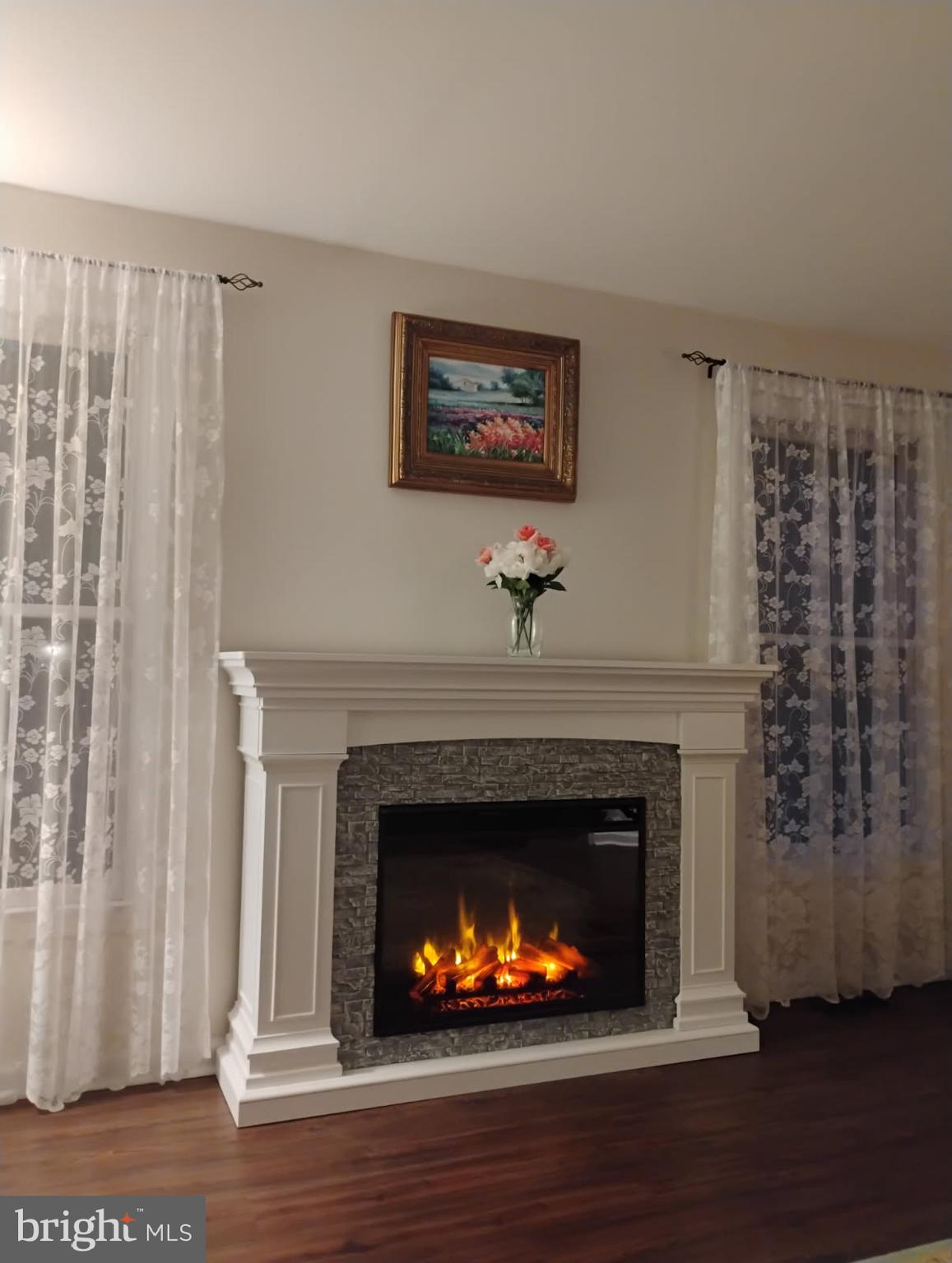 721 Webster Drive Monroeville, NJ 08343 - Photo 33 of 38 a living room with a fireplace