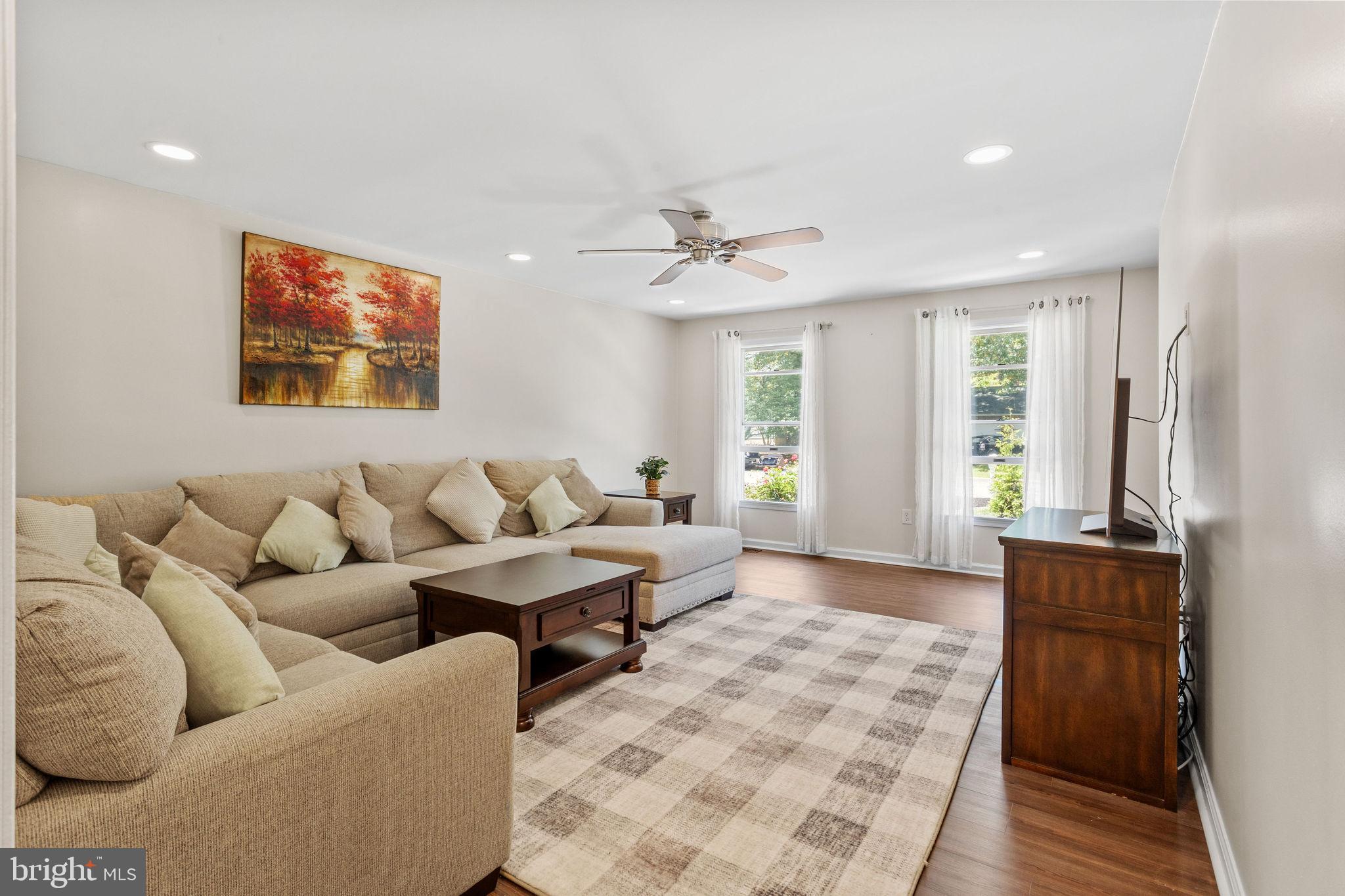 721 Webster Drive Monroeville, NJ 08343 - Photo 9 of 38 a living room with furniture and wooden floor