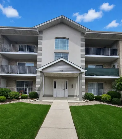 $219,900 | 9138 West 95th Street, Unit 3B, Hickory Hills, IL 60457