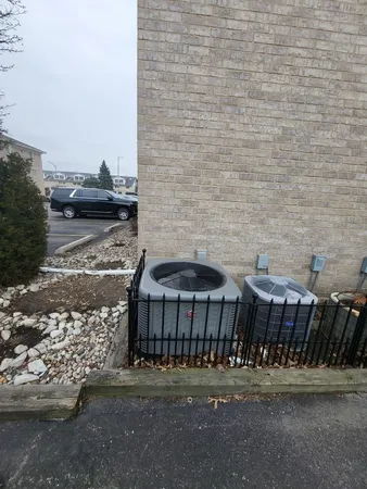 $219,900 | 9138 West 95th Street, Unit 3B, Hickory Hills, IL 60457