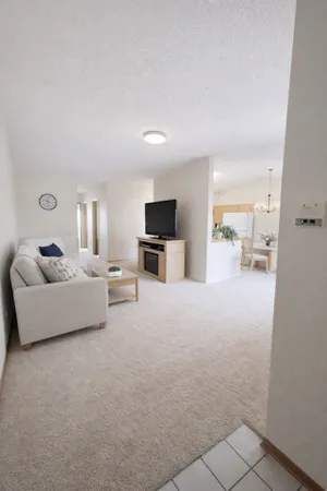 $219,900 | 9138 West 95th Street, Unit 3B, Hickory Hills, IL 60457