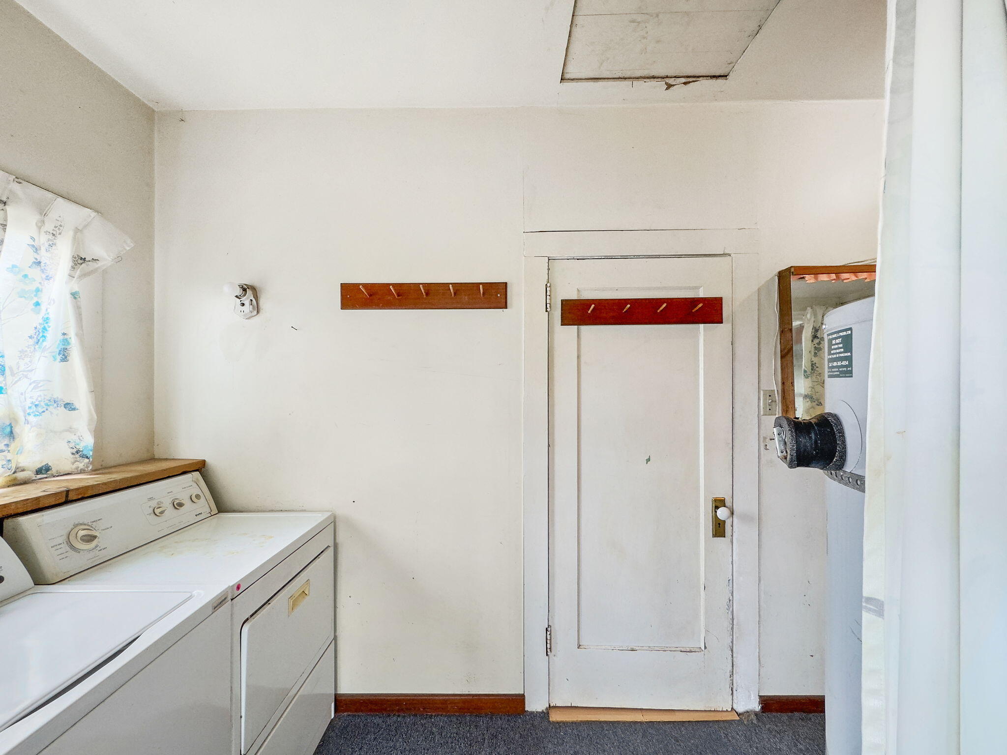 311 Hookton Road Loleta, CA 95551 - Photo 13 of 33 311 Hookton Road - Laundry Room (9)